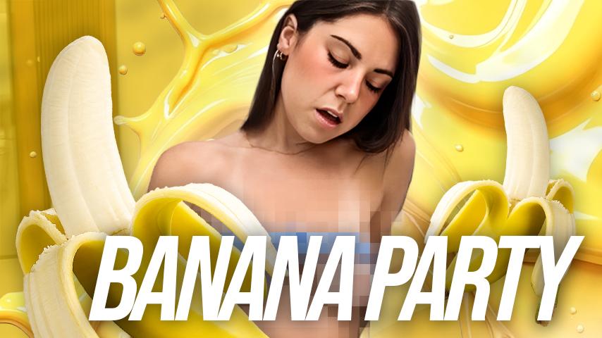 Un nouveau jouet banane - oh mon dieu, il m'a transformé en un désordre tremblant sur le sol de la salle de bain.