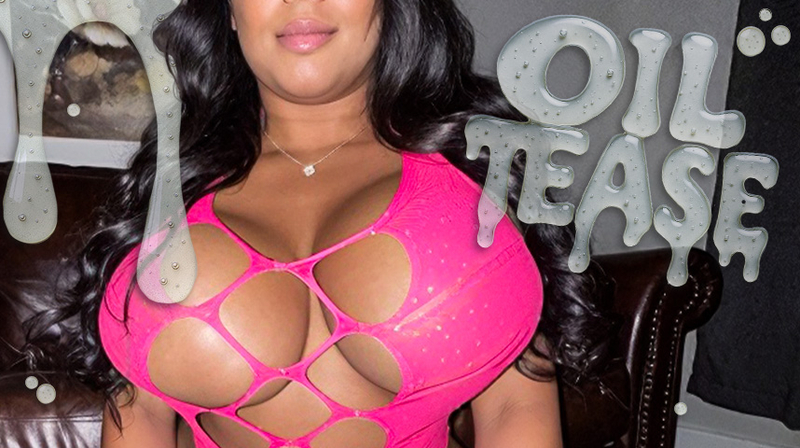 Je taquine mes seins gras