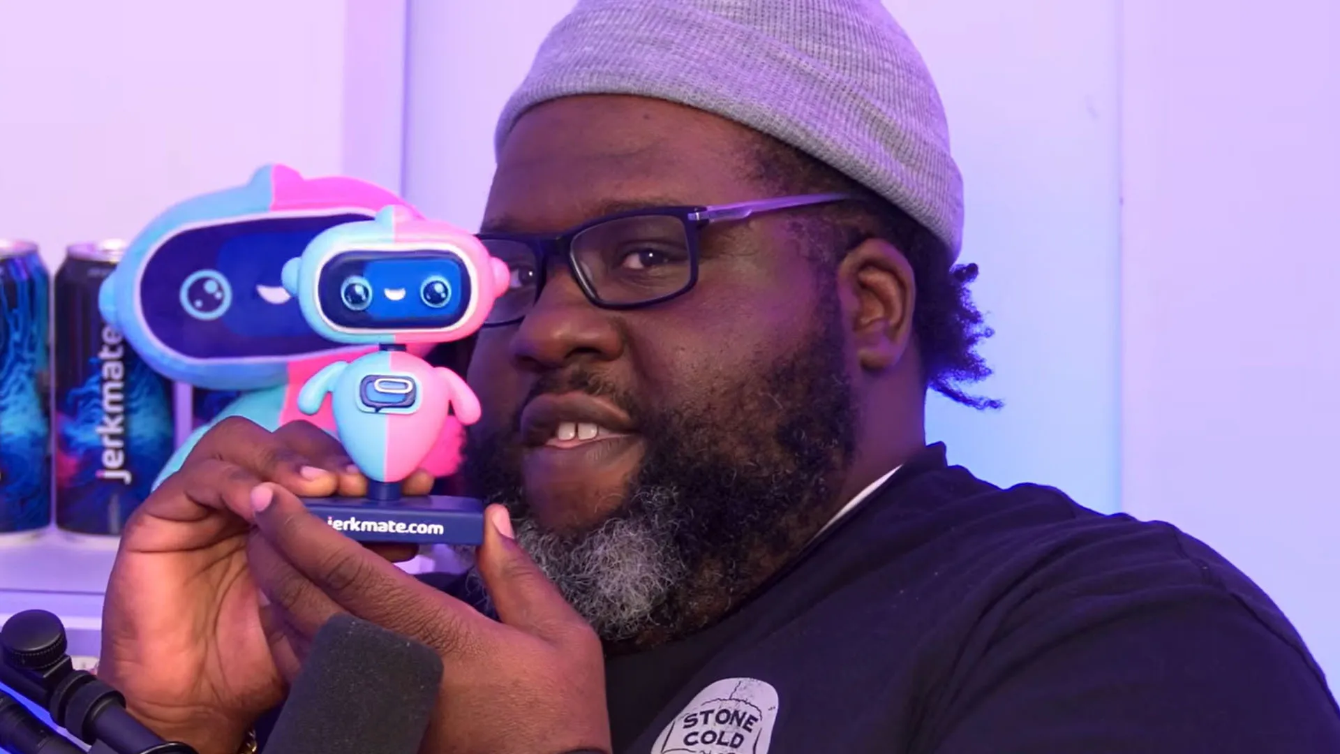 Queen Rose R&egrave;gne en Ma&icirc;tre dans Everyday Is Friday