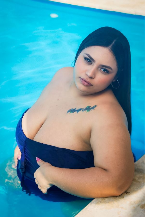 Maya_curvy