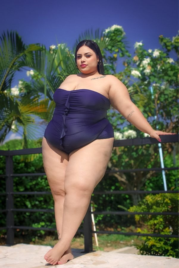 Maya_curvy