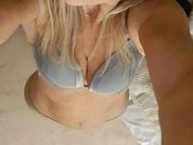Elly49
