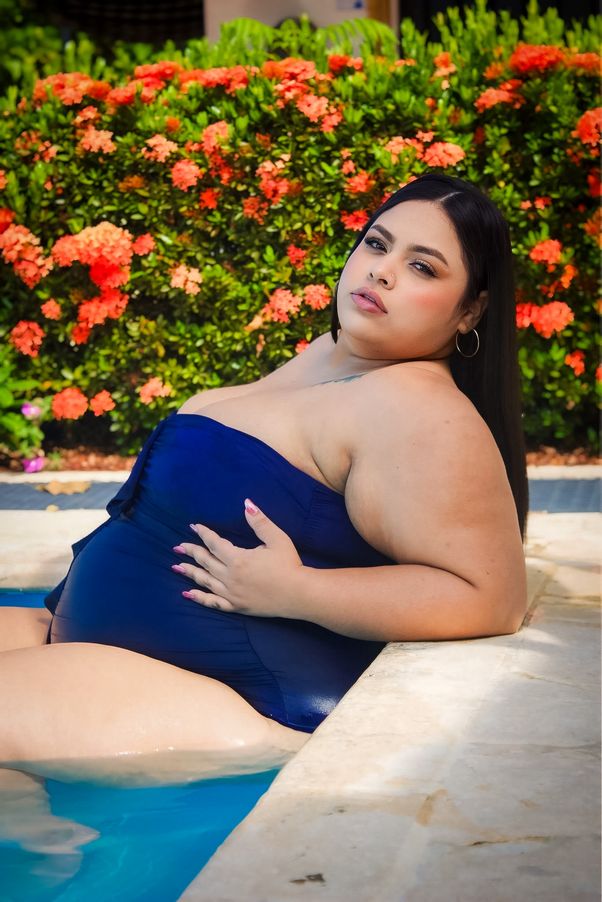 Maya_curvy