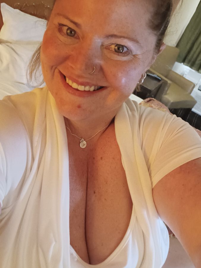 BustyBeautifulGinger