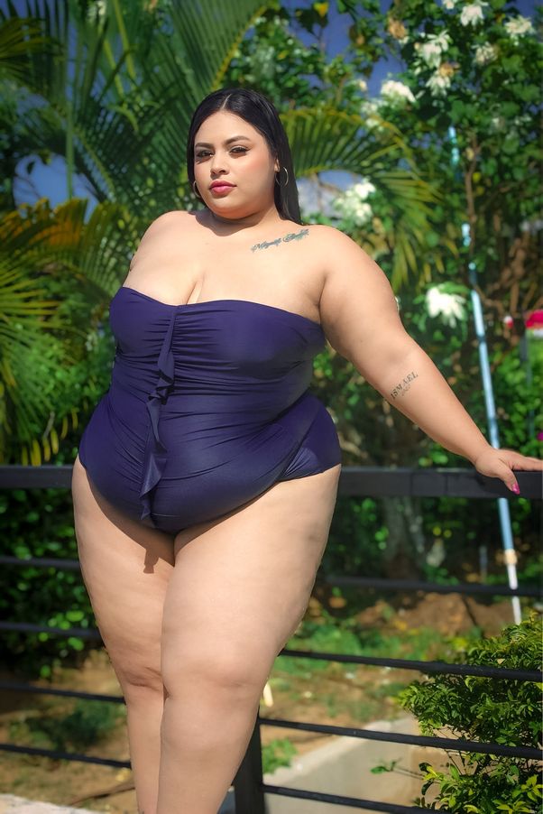 Maya_curvy