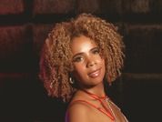 Mia_Curly
