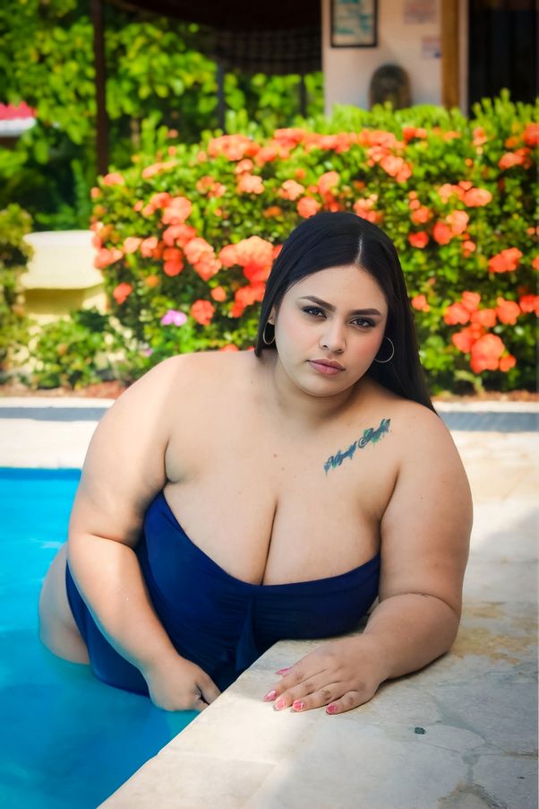 Maya_curvy