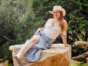 Emili_Hott