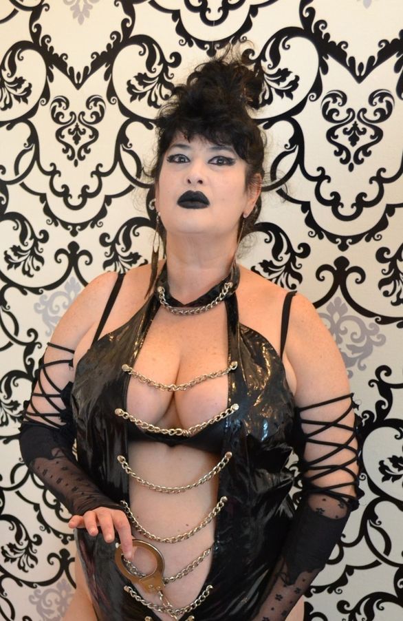 QueenElvyra