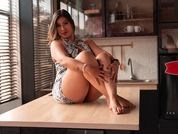 Laurenn_Hills