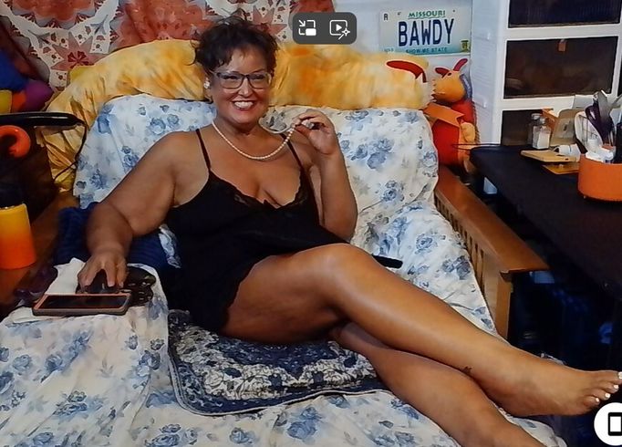 ClaudiaMidwestWife