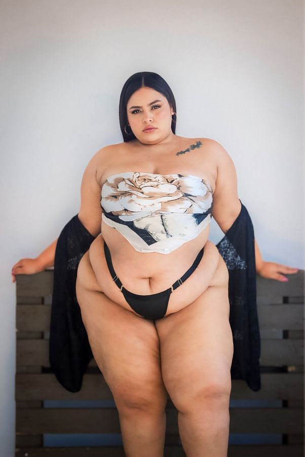 Maya_curvy