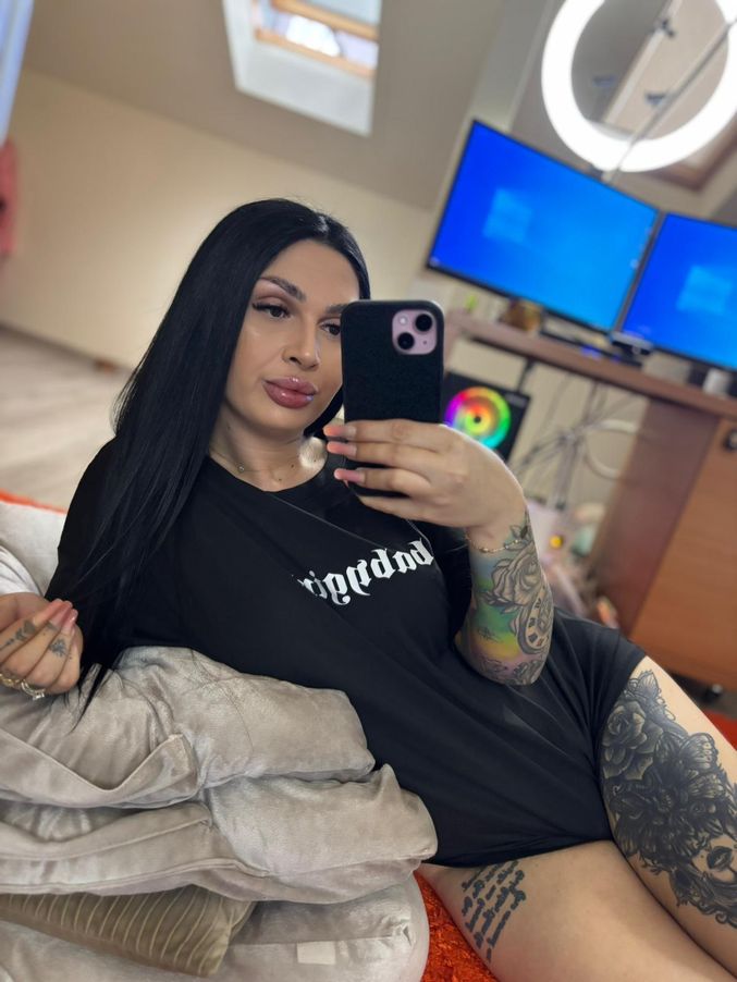 NaughtyCleoX