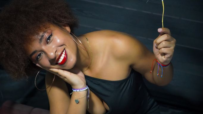 Nia_Zuri