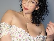 Curly_Sarah