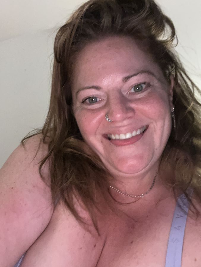 BustyBeautifulGinger