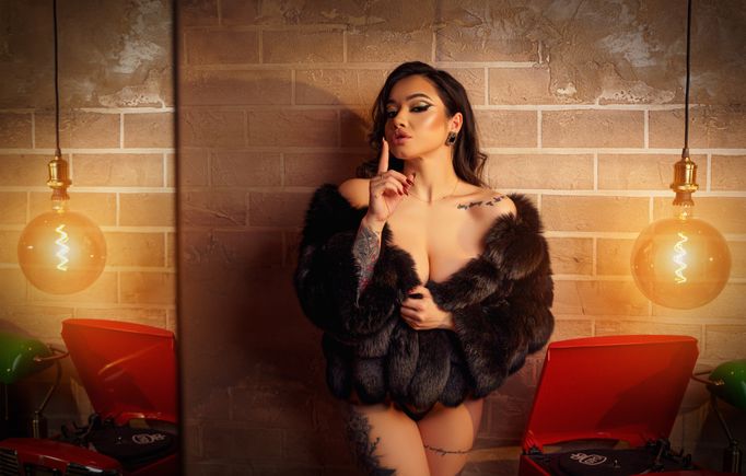 NikiBryce