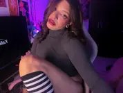 Ella_Thorne