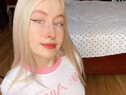 MelaniePlay