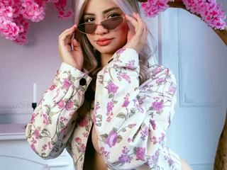AlexaThoms profile