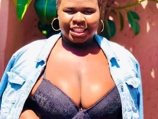 EbonyBigBoobz