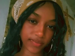 Laurahot101 profile