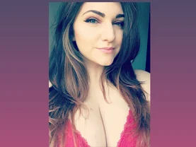 34HHGamerGirlHannah profile