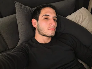 Charlizee_23 profile