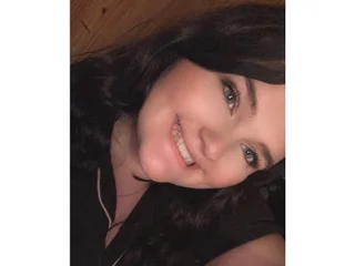 Curvyy_Carlyy