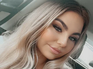 Ellie_TheMilf profile