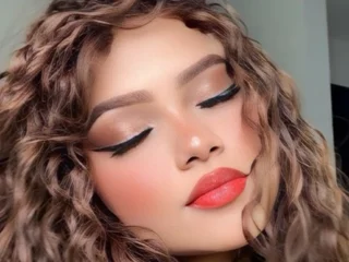 Elly_Adams