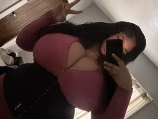GoldenBaddie profile
