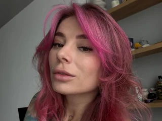 LolaMuse profile