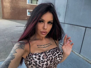 NaomyBlackBarb profile