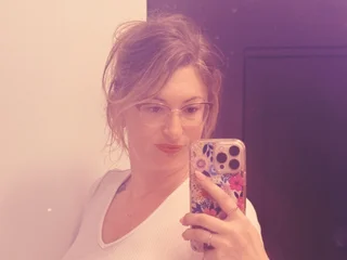 OliviaLovesOrgasms profile