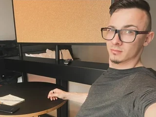 PhillipInTheWonderland69 profile