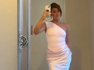 PrettyyDolly profile