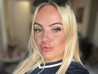 UrFavBlondie_xx profile