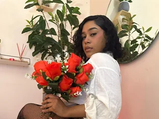 YariRose profile