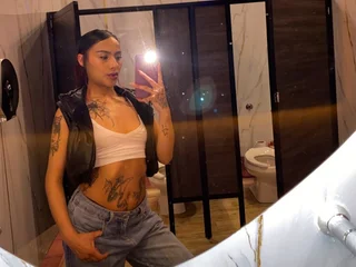 emilytomsoon profile