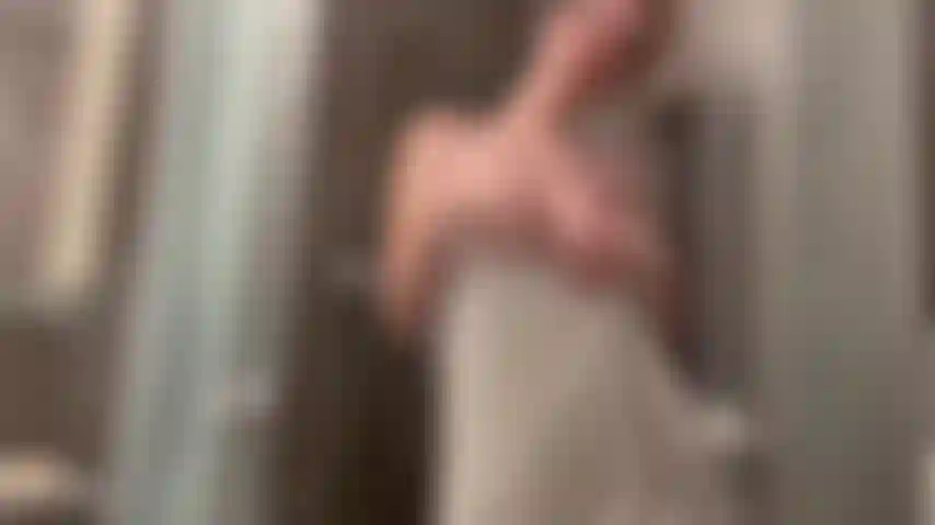 Viens te doucher avec moi.