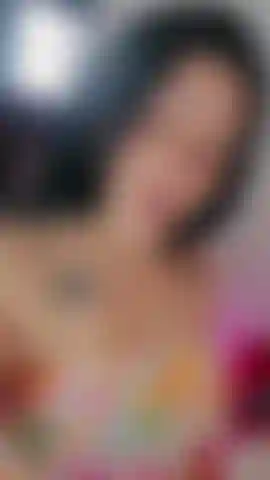 There are looks that speak... and mine whispers everything you imagine.
I'm not perfect, but I know exactly how to make you lose control with a smile, a movement and a little bit of mystery.
I like to play, provoke and leave you wanting more... because the best of me is not told, it is discovered.
Do you dare to stay until the end?