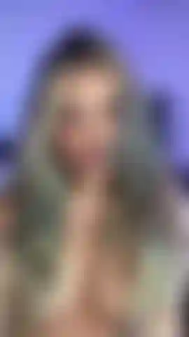 Une pipe de cette déesse du rock.