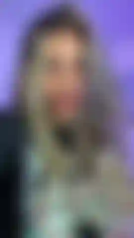 Profite du jouet dans mon cul.