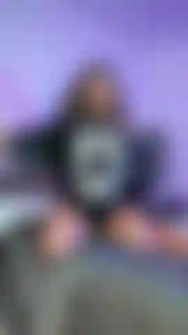 Mes seins et la guitare se marient très bien.