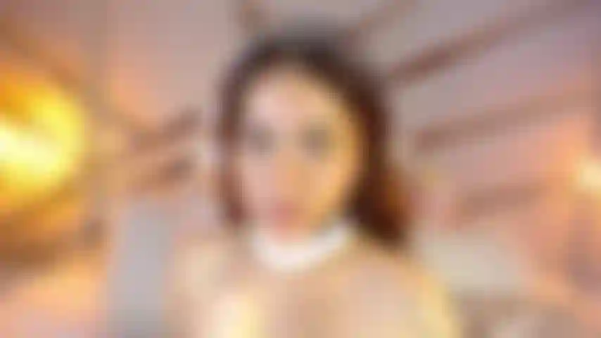 Regarde-moi te sucer la bite pendant que je la mouille avec ma salive jusqu'à ce que tu jouisses dans ma bouche, tu adoreras voir ton lait !!