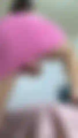 Voyeur/abby en serviette en train de se masturber.