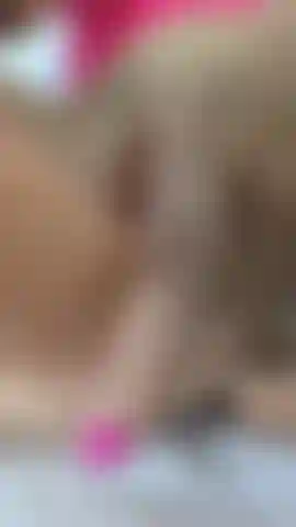 Une grosse bite qui étire ma chatte.