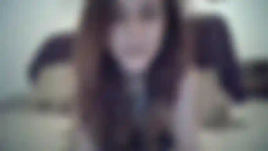 Masturbation en gros plan avec Adonyslily.