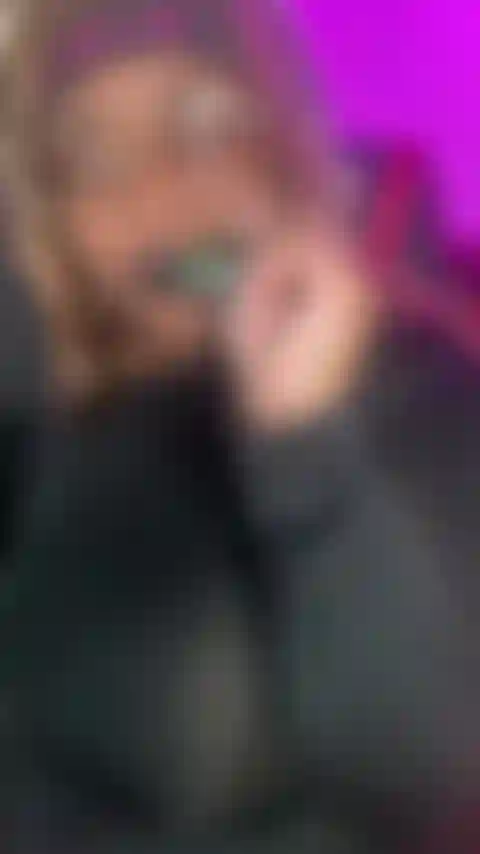 Commandez une vidéo personnalisée | envoyez-moi d'abord un message privé.